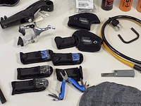 Partij nieuwe fiets onderdelen, fiets decoratie en kleine multitools - afbeelding 8 van  9