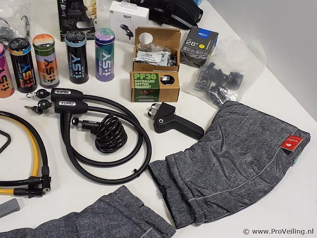 Partij nieuwe fiets onderdelen, fiets decoratie en kleine multitools - afbeelding 5 van  9