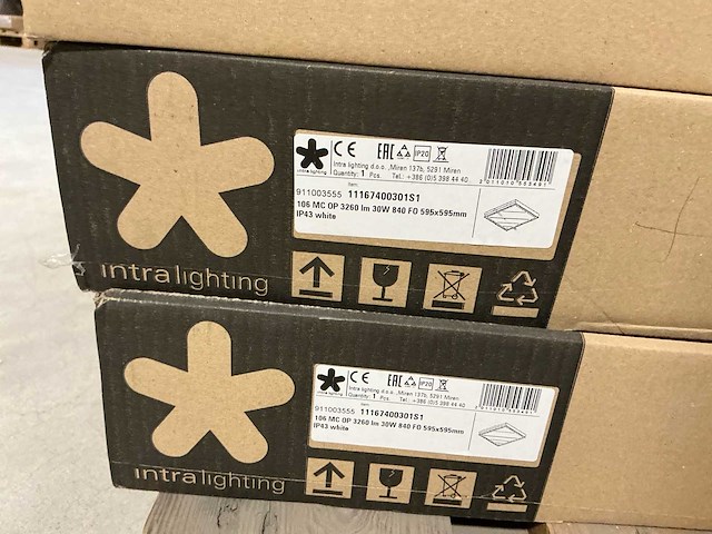 Partij nieuwe professionele led-verlichtingsarmaturen van diverse a-merken, waaronder intra lighting, grok (leds c4) en luce (30x) - afbeelding 5 van  22