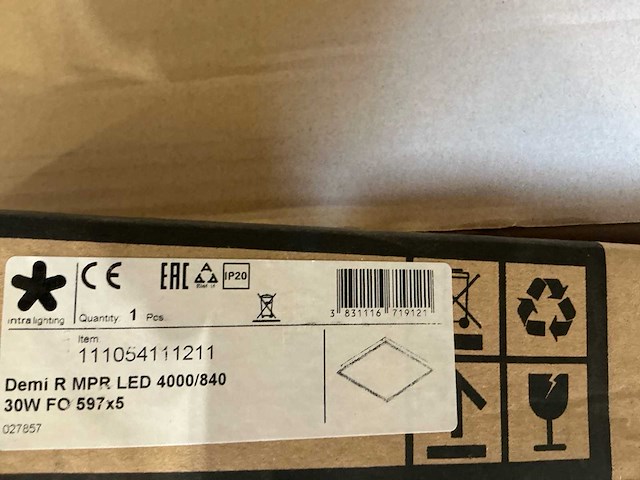Partij nieuwe professionele led-verlichtingsarmaturen van diverse a-merken, waaronder intra lighting, grok (leds c4) en luce (30x) - afbeelding 20 van  22