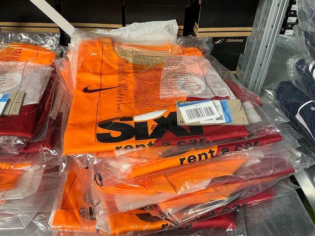 Partij nike galatasaray kinder wedstrijd shirts (41x) - afbeelding 4 van  4