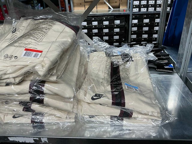 Partij nike heren pants loose fit/taper leg (24x) - afbeelding 6 van  10