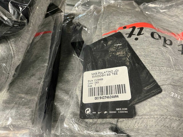 Partij nike kids t-shirts (60x) - afbeelding 7 van  8