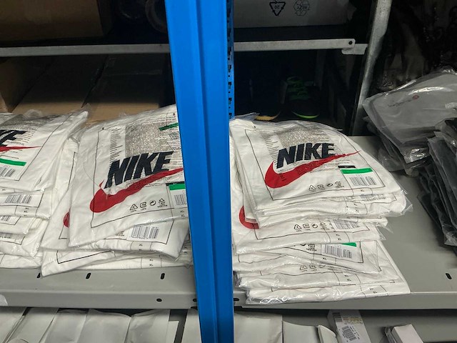 Partij nike kinder shirts (182x) - afbeelding 6 van  11