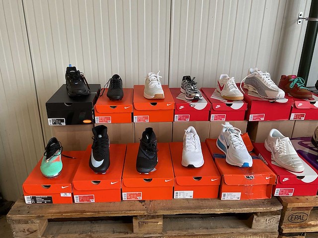 Partij nike schoenen (21x) - afbeelding 9 van  15