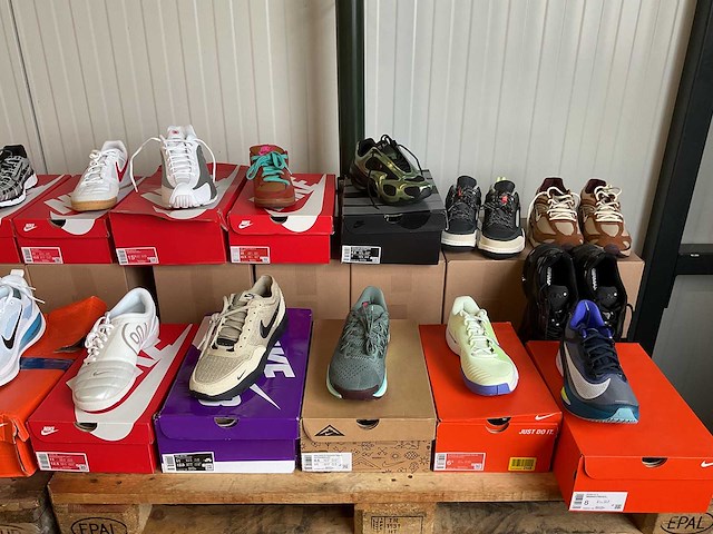 Partij nike schoenen (21x) - afbeelding 10 van  15