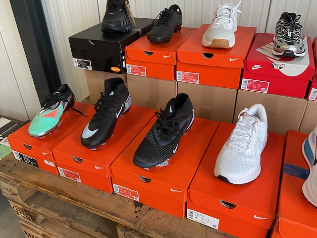 Partij nike schoenen (21x) - afbeelding 15 van  15