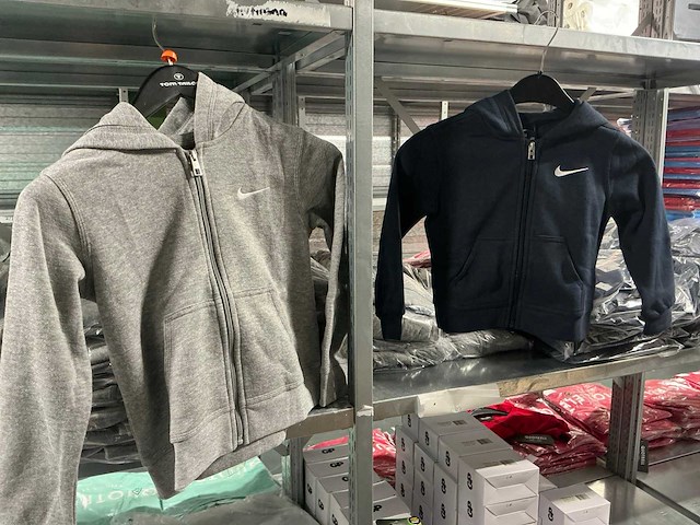 Partij nike vesten kids (99x) - afbeelding 1 van  11