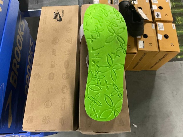 Partij nike womens celso slippers (12x) - afbeelding 3 van  4