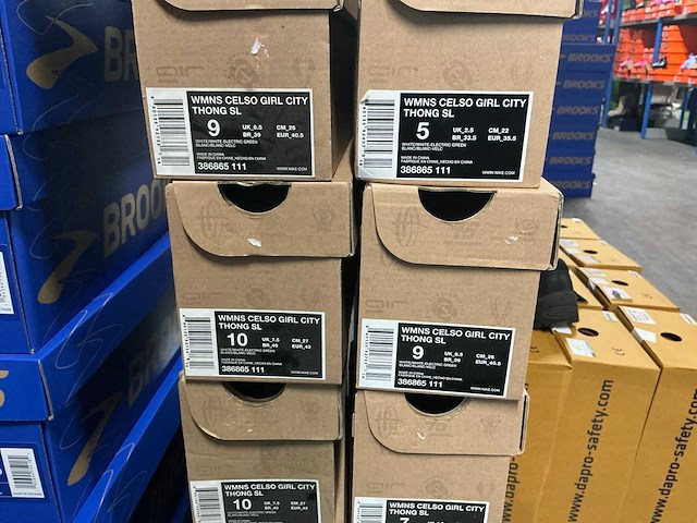 Partij nike womens celso slippers (12x) - afbeelding 4 van  4