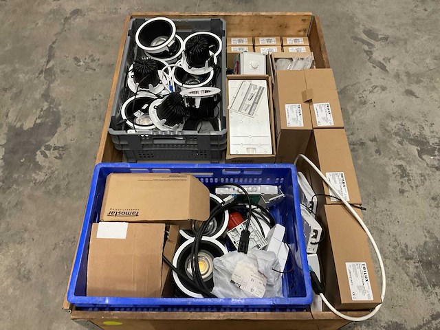 Partij (nood) verlichting - afbeelding 1 van  10