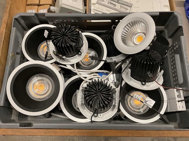 Partij (nood) verlichting - afbeelding 8 van  10