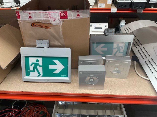 Partij noodverlichtings armaturen insteek - afbeelding 1 van  3