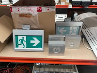 Partij noodverlichtings armaturen insteek - afbeelding 1 van  3