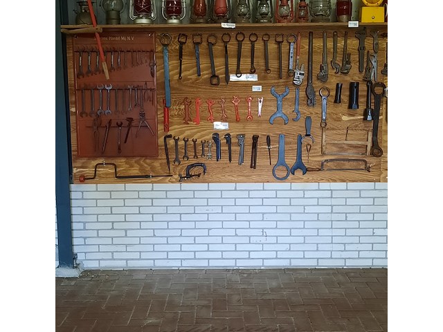 Partij nostalgisch handgereedschap - afbeelding 1 van  10