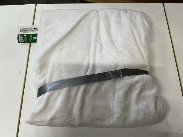 Partij noxxiez blankets yeti 130x100cm - afbeelding 1 van  4