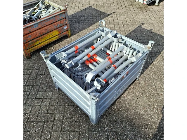 Partij o-consoles & hulpkortelingen in transportbak, layher, allround, in stapelbak - afbeelding 4 van  9