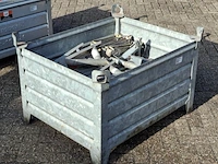 Partij o-consoles met pen & 4x o-console hoekvlonder, layher, allround, in stapelbak