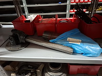 Partij o.a. aftakasdelen, snijmessen met houders - afbeelding 3 van  17