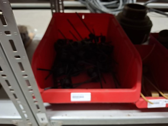 Partij o.a. aftakasdelen, snijmessen met houders - afbeelding 9 van  17