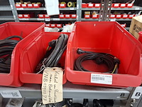 Partij o.a. aftakasdelen, snijmessen met houders - afbeelding 11 van  17