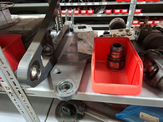 Partij o.a. aftakasdelen, snijmessen met houders - afbeelding 16 van  17