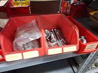 Partij o.a. bouten, koppelingen - afbeelding 2 van  16