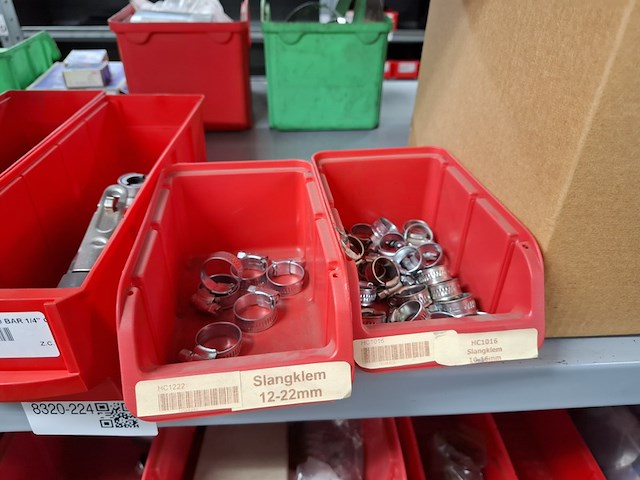 Partij o.a. bouten, koppelingen - afbeelding 11 van  16