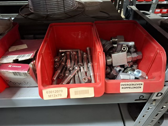 Partij o.a. bouten, koppelingen - afbeelding 15 van  16