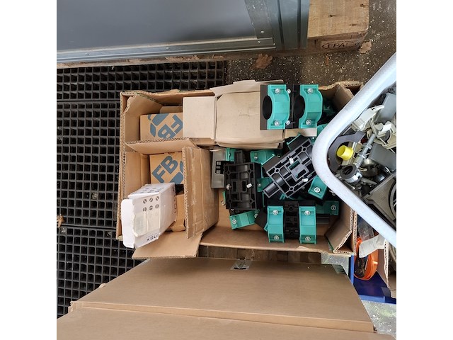 Partij o.a. buisklem- en installatiemateriaal - afbeelding 4 van  16