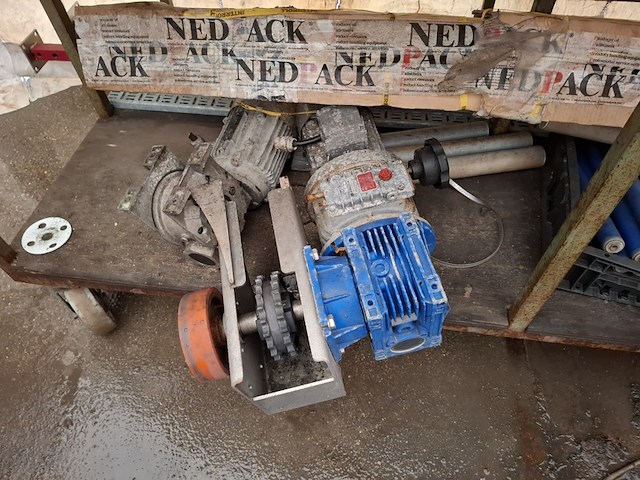 Partij o.a. rvs en metalen profielen - afbeelding 13 van  25