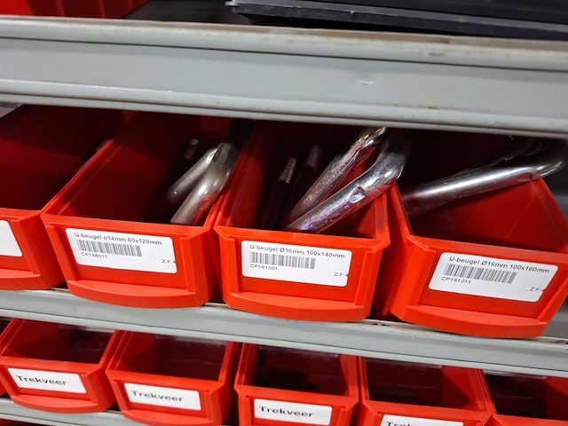 Partij o.a. veren en klemmen - afbeelding 4 van  17