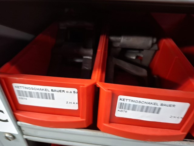 Partij o.a. veren en klemmen - afbeelding 6 van  17