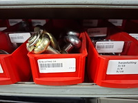 Partij o.a. veren en klemmen - afbeelding 8 van  17