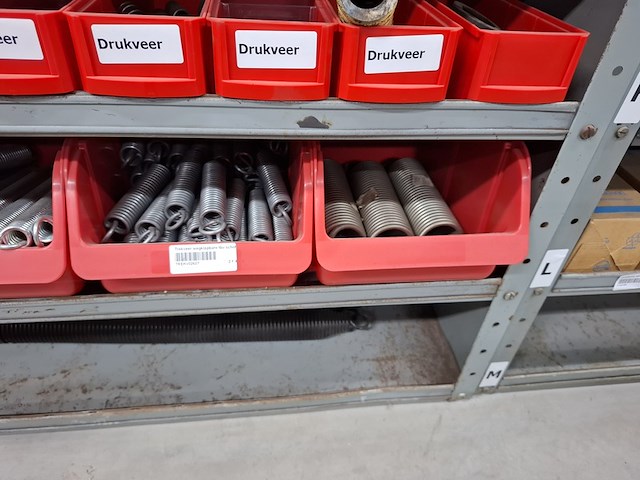 Partij o.a. veren en klemmen - afbeelding 11 van  17