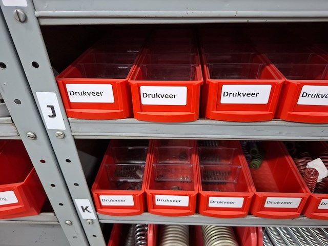 Partij o.a. veren en klemmen - afbeelding 14 van  17