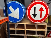 Partij o.a. verkeersborden en bebakening - afbeelding 5 van  8