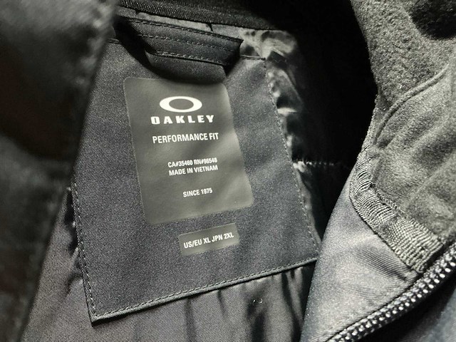 Partij oakley heren division 3.0 jackets (18x) - afbeelding 2 van  12