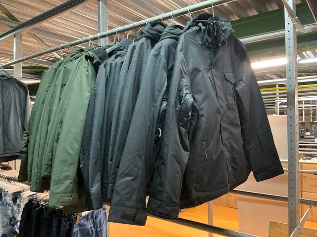 Partij oakley heren division 3.0 jackets (18x) - afbeelding 1 van  12