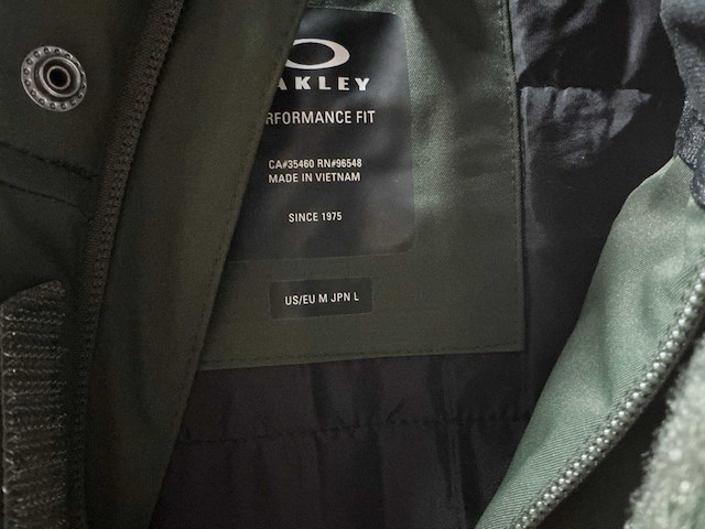 Partij oakley heren division 3.0 jackets (18x) - afbeelding 11 van  12