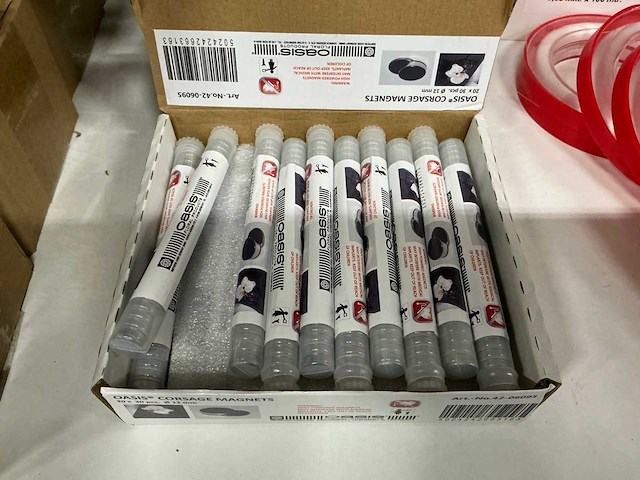 Partij oasis corsage magnets ø12mm (4200x) - afbeelding 1 van  3