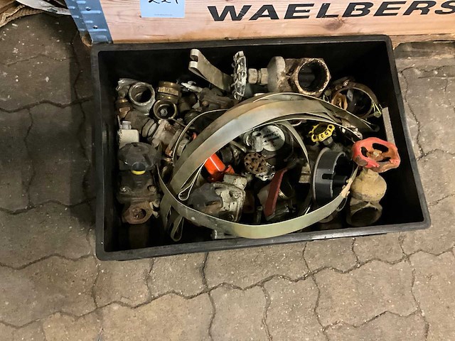 Partij olie- / luchtfilter & diverse onderdelen - afbeelding 3 van  8