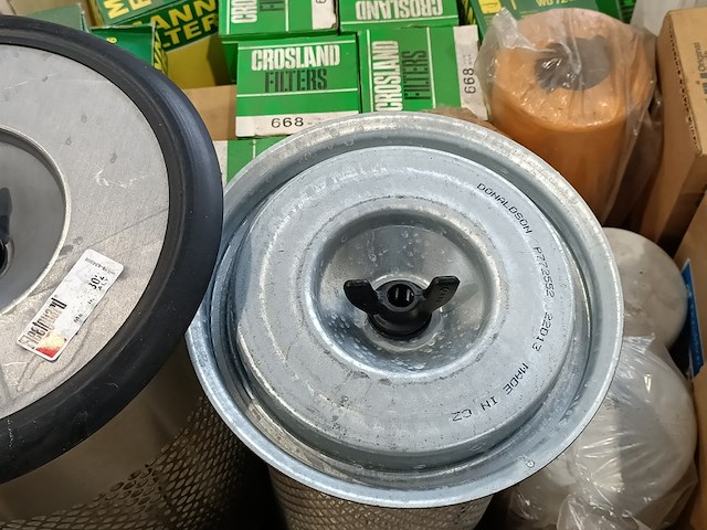 Partij olie en lucht filters - afbeelding 8 van  13