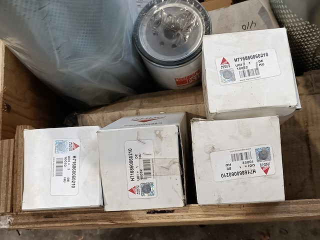 Partij olie en lucht filters - afbeelding 10 van  13