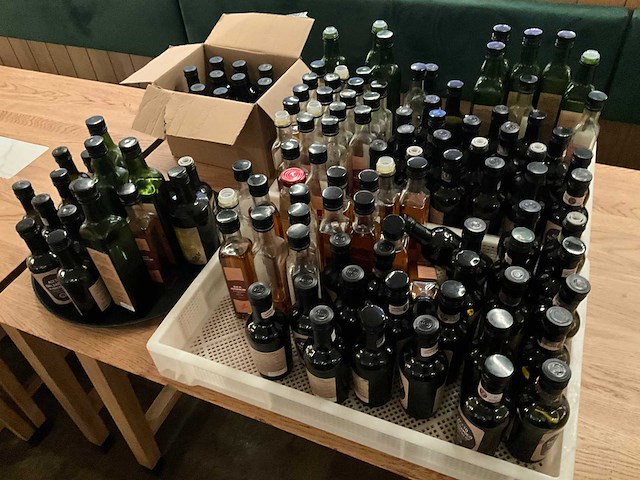 Partij olijfolie en azijn - afbeelding 2 van  3