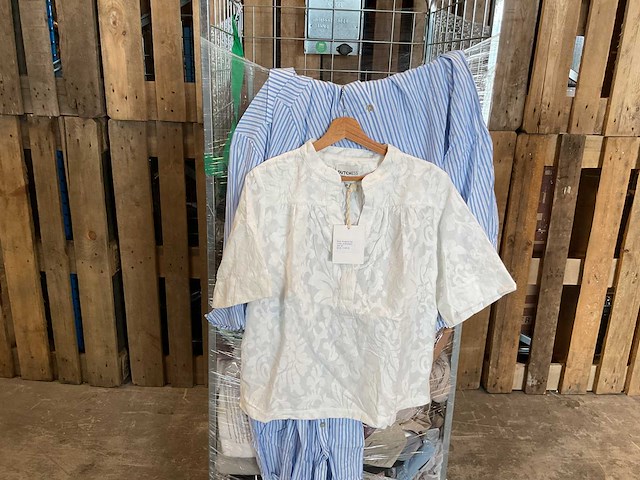 Partij onbezorgde kleding stukken (170x) - afbeelding 4 van  9
