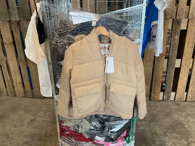 Partij onbezorgde kleding stukken (170x) - afbeelding 10 van  12
