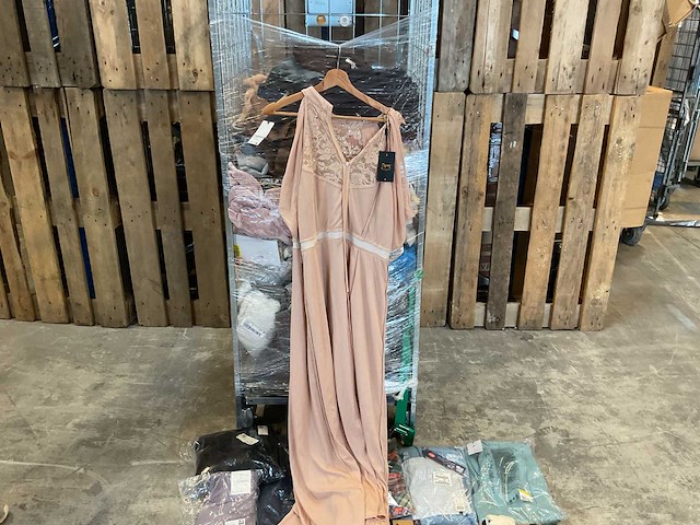 Partij onbezorgde kleding stukken (170x) - afbeelding 1 van  11