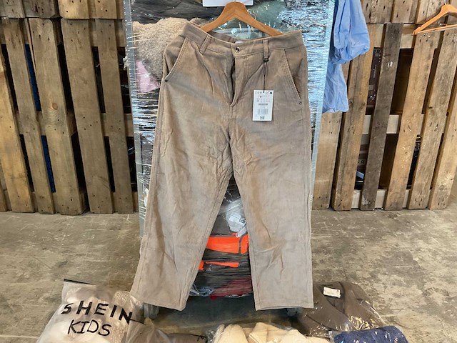 Partij onbezorgde kleding stukken (290x) - afbeelding 3 van  14