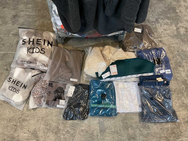 Partij onbezorgde kleding stukken (290x) - afbeelding 8 van  14